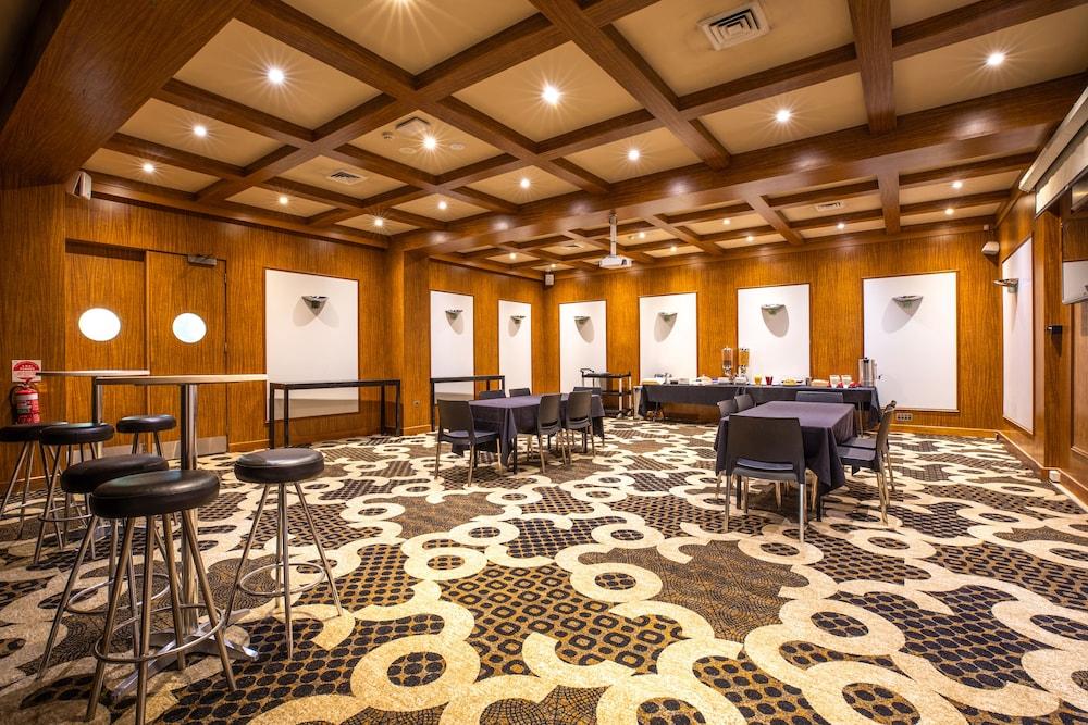 Nightcap At The Ranch Hotel Macquarie Park Exterior foto